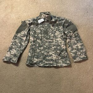 US MILITARY ARMY  ACU TOP COAT SIZE X SMALL-X SHORT NEW OLD STOCK